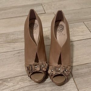 Vince Camuto Women's Brown Peep-Toe Heels